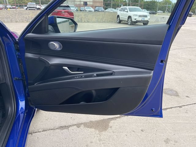 Used 2024 Hyundai Elantra SEL FWD image 16