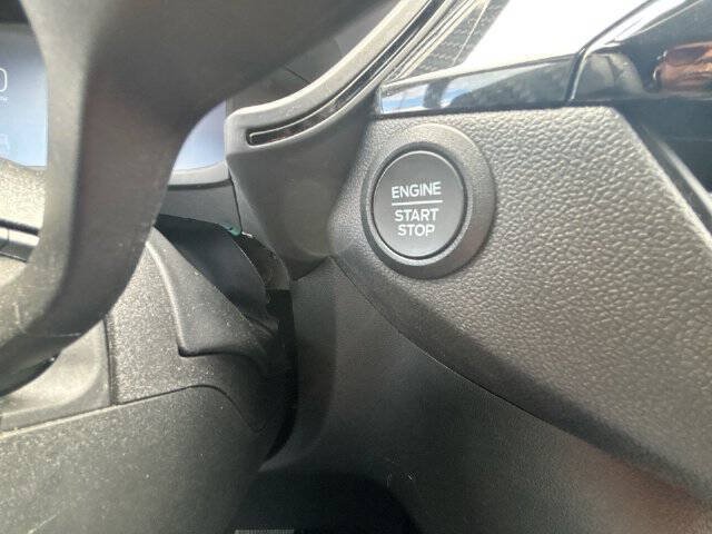 Used 2025 Ford Escape ST-Line Select AWD/4WD image 17