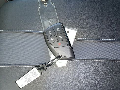 New 2026 Chevrolet Traverse RS image 38