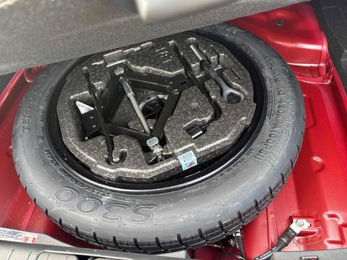 Used 2019 Genesis G70 2.0T Advanced image 25