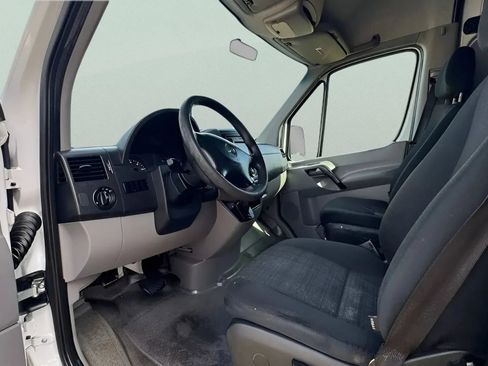 Used 2017 Mercedes-Benz Sprinter 2500 image 10