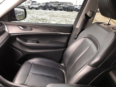 Used 2021 Jeep Grand Cherokee L Limited image 25