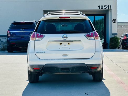 Used 2016 Nissan Rogue S w/ Appearance Package FWD image 8