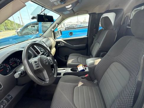 Used 2014 Nissan Frontier SV RWD image 12