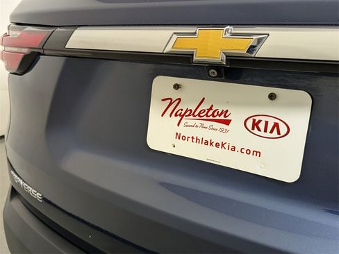 Used 2022 Chevrolet Traverse LS image 8