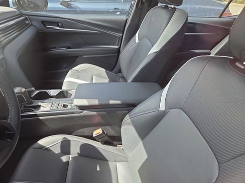 Used 2025 Toyota Camry SE image 10