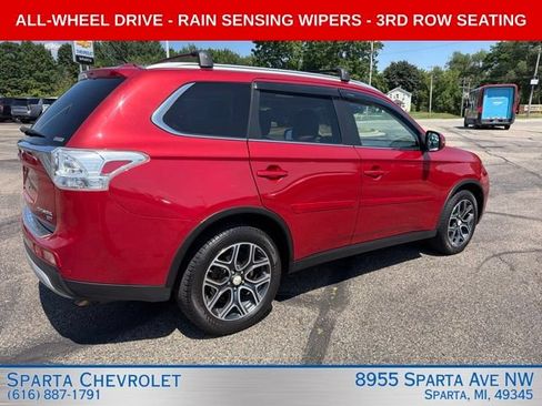 Used 2015 Mitsubishi Outlander GT AWD/4WD image 4