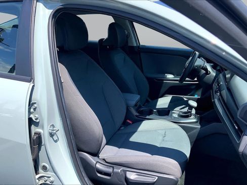 Used 2025 Kia K4 FWD image 8