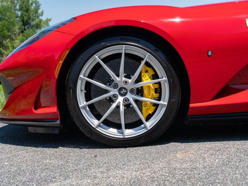Used 2022 Ferrari 812 GTS RWD image 10