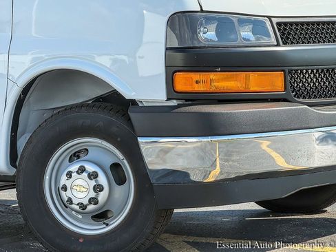 New 2025 Chevrolet Express 3500 1WT w/ Power Convenience Package image 4