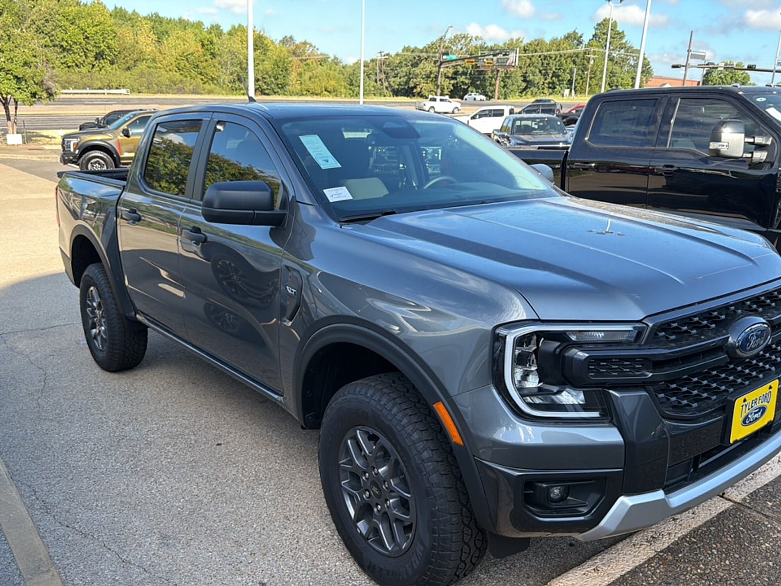 New 2026 Ford Ranger XLT w/ FX4 Off-Road Package AWD/4WD image 2