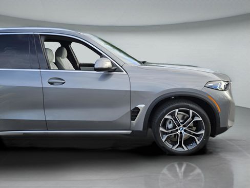 New 2026 BMW X5 sDrive40i w/ Premium Package image 41
