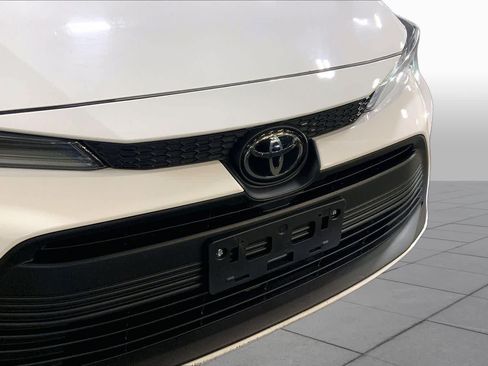 Used 2024 Toyota Corolla LE FWD image 30