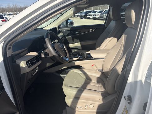 Used 2023 Lincoln Nautilus AWD image 12