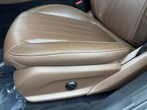 Used 2017 Mercedes-Benz E 300 image 33