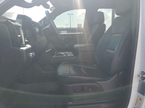Used 2024 GMC Sierra 2500 AT4 w/ AT4 Premium Plus Package AWD/4WD image 13