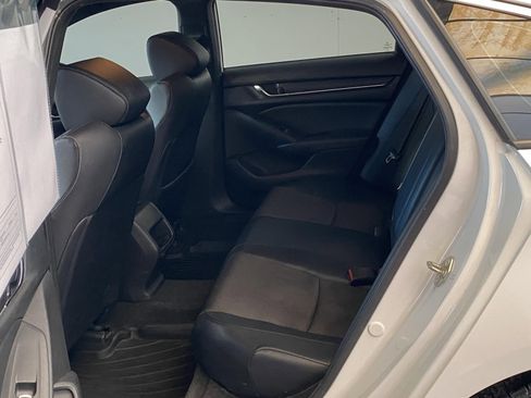 Used 2018 Honda Accord Sport image 16