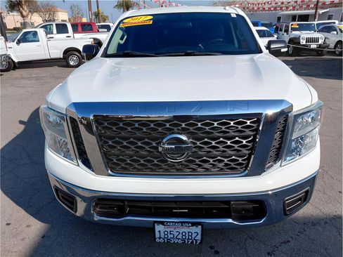 Used 2017 Nissan Titan SV image 18