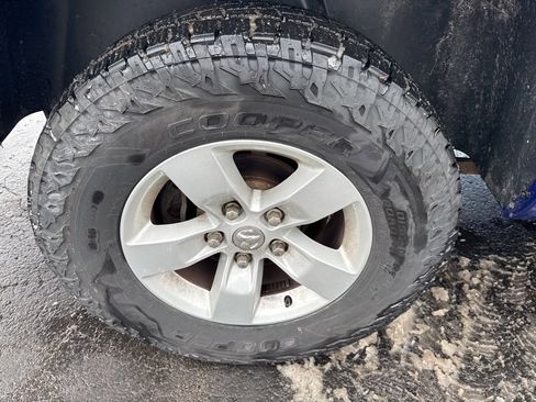 Used 2019 RAM 1500 Classic SLT image 41