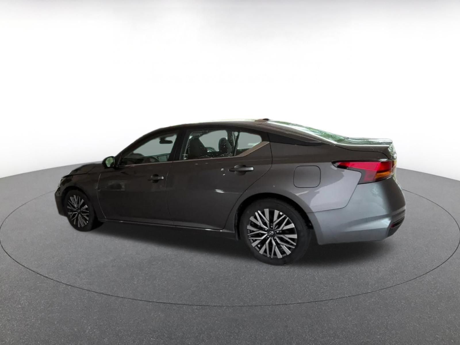 Used 2026 Nissan Altima 2.5 SV FWD image 8
