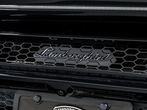 Used 2020 Lamborghini Huracan EVO RWD image 49