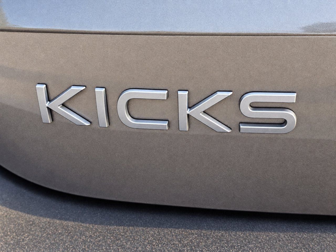 Used 2025 Nissan Kicks SV AWD/4WD image 8