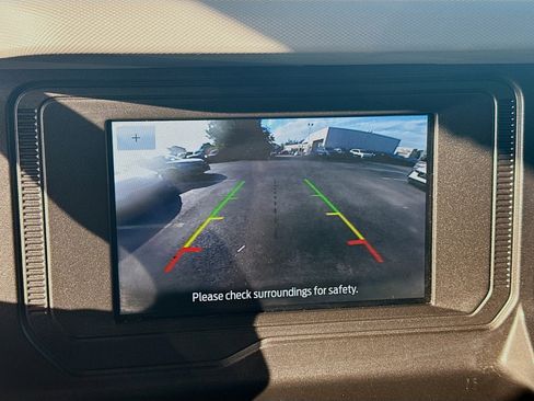 Used 2022 Ford Bronco Black Diamond image 11