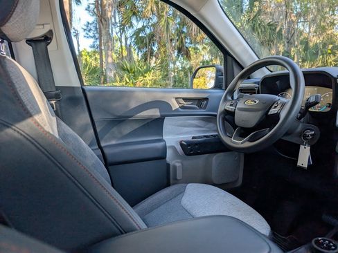 Used 2024 Ford Maverick XLT image 15