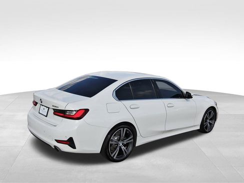 Used 2022 BMW 330i Sedan w/ Driving Assistance Package image 4
