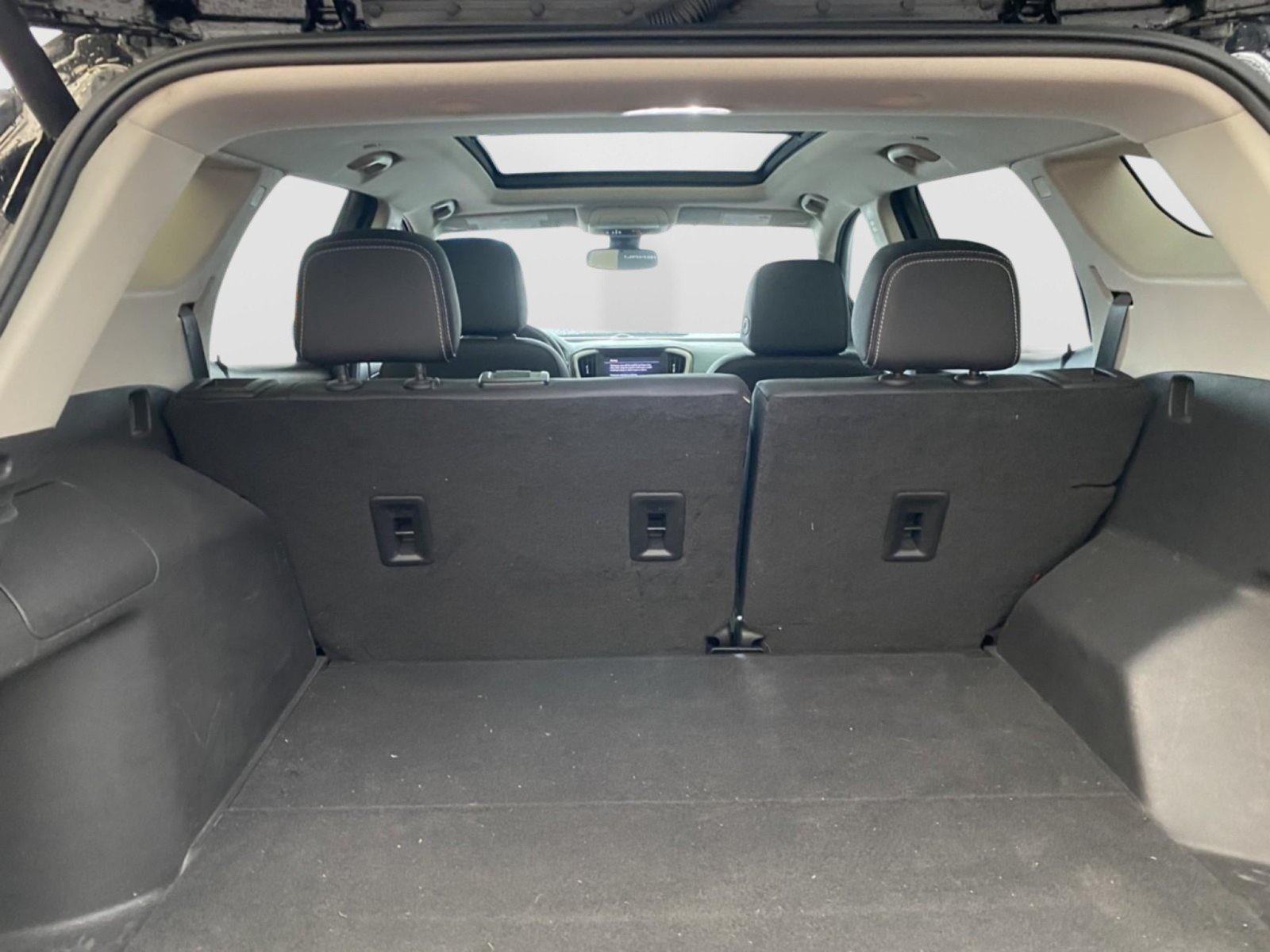 Used 2023 GMC Terrain Denali AWD/4WD image 16