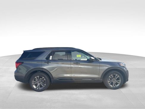New 2026 Ford Explorer Active w/ Active Comfort Package AWD/4WD image 7