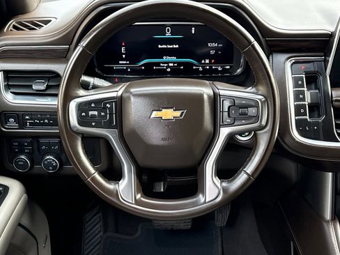 Used 2024 Chevrolet Suburban LT image 18