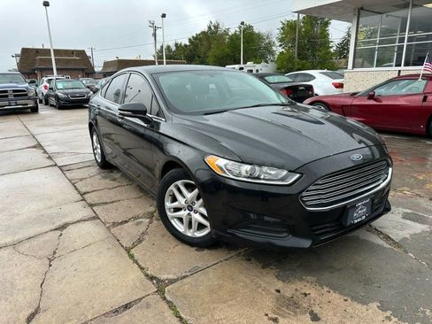 Used 2015 Ford Fusion SE FWD image 1