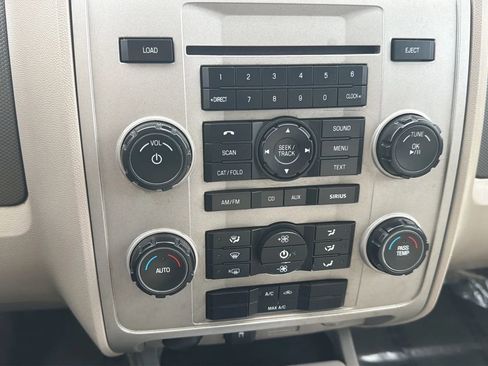 Used 2010 Ford Escape Limited image 17