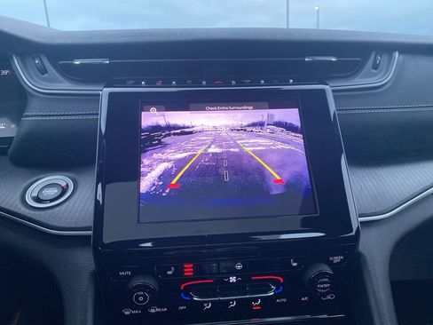 Used 2023 Jeep Grand Cherokee L Laredo image 37