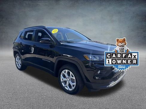 Used 2024 Jeep Compass Latitude image 2