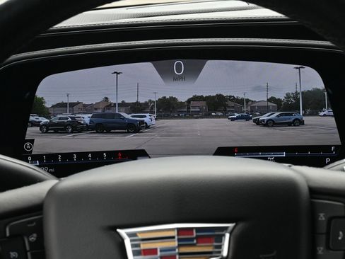 Used 2023 Cadillac Escalade Luxury AWD/4WD image 11