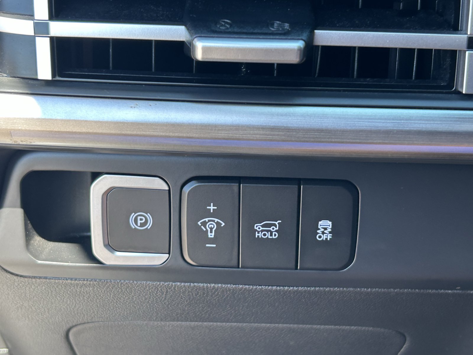 Used 2025 Hyundai Santa Fe Limited AWD/4WD image 34