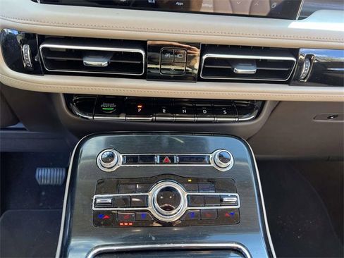 Certified 2021 Lincoln Nautilus Reserve image 21