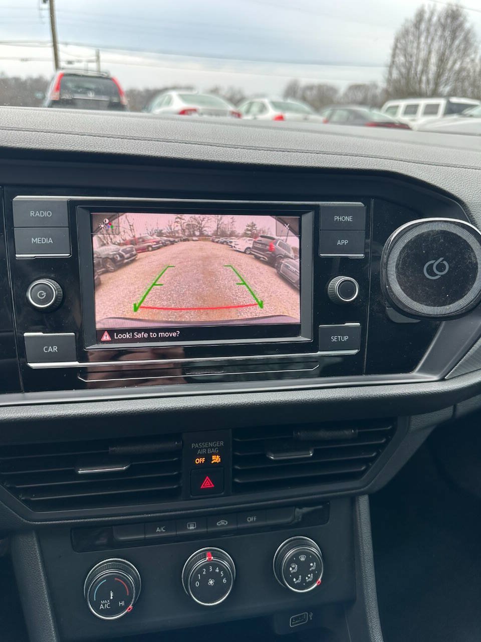 Used 2019 Volkswagen Jetta SE FWD image 23