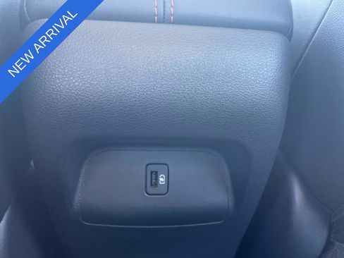 Used 2025 Nissan Sentra SR w/ SR Premium Package FWD image 19