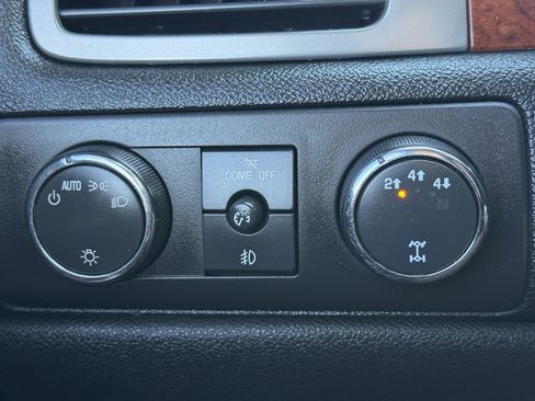 Used 2011 GMC Sierra 2500 SLT w/ SLT Convenience Package image 29