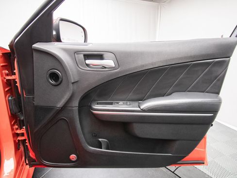 Used 2017 Dodge Charger R/T Scat Pack w/ Beats Audio Group RWD image 46
