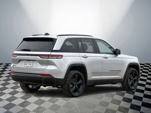 New 2026 Jeep Grand Cherokee Limited w/ Limited Altitude Package image 6