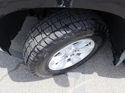 Used 2022 Chevrolet Silverado 1500 LT image 40