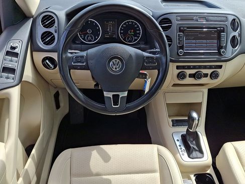Used 2013 Volkswagen Tiguan SE FWD image 11
