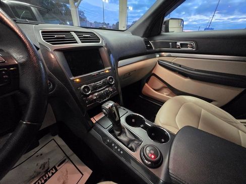 Used 2018 Ford Explorer XLT w/ Equipment Group 202A image 18