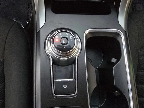 Used 2018 Ford Fusion SE image 29