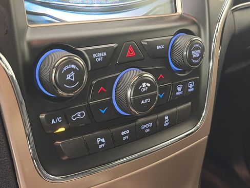 Used 2016 Jeep Grand Cherokee Overland image 22