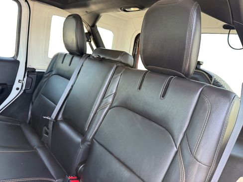 Used 2024 Jeep Wrangler Unlimited Sahara w/ Safety Group AWD/4WD image 16